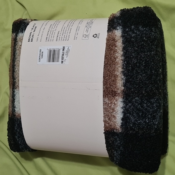 Reversible Fashion Wrap - Picture 2 of 2